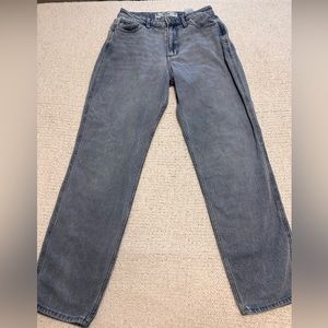 Hollister size 3 are waist 26 link 27